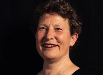 Portrait Foto von Bea Wildhaber, Referentin benevol Aargau, Fachstelle für Freiwilligenarbeit
