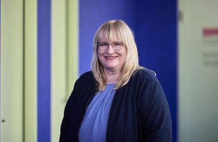 Portrait Foto von Brigitte Basler, Projekt Tandem von benevol Aargau, Fachstelle für Freiwilligenarbeit