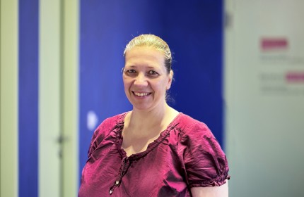 Portrait Foto von Janine Bachmann, Kommunikation/Marketing von benevol Aargau, Fachstelle für Freiwilligenarbeit