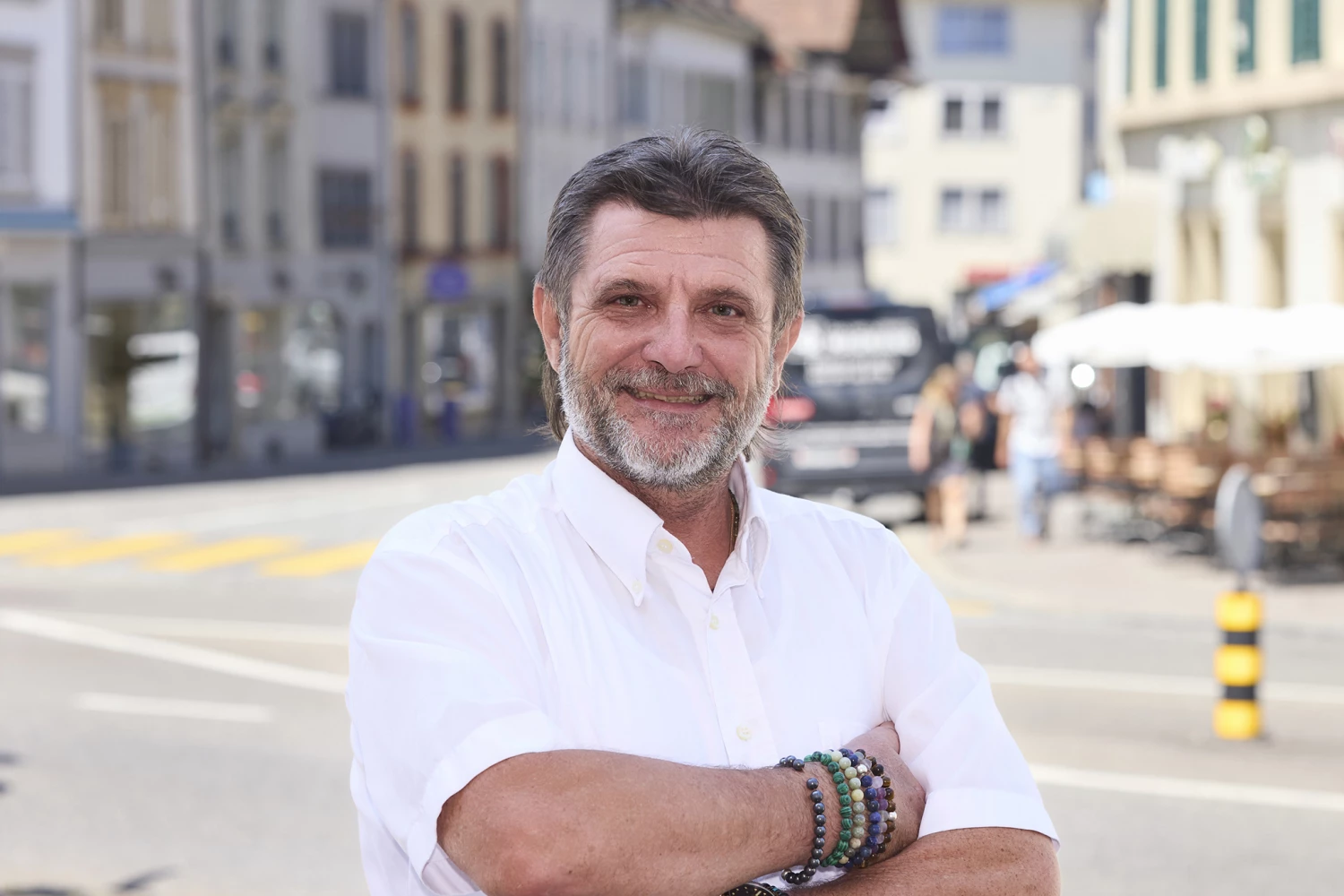 Portrait Foto von Alfons Kaufmann, Vorstandsmitglied von benevol Aargau, Fachstelle für Freiwilligenarbeit
